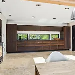 Сasa de vacaciones 4 Bedroom Luxurious In *