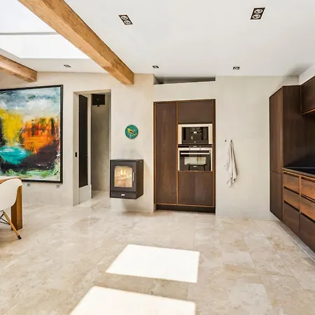 4 Bedroom Luxurious In *