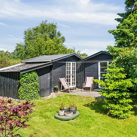 Feriehus 4 Bedroom Luxurious In