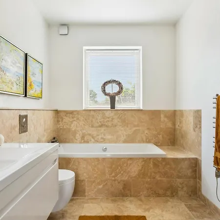 4 Bedroom Luxurious In Nyaraló